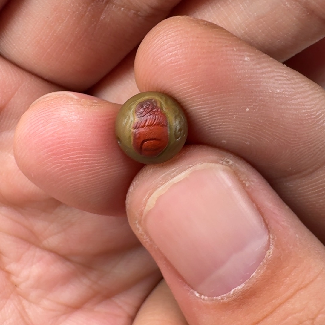 南红玛瑙包浆雕刻残像8.7mm未镶嵌