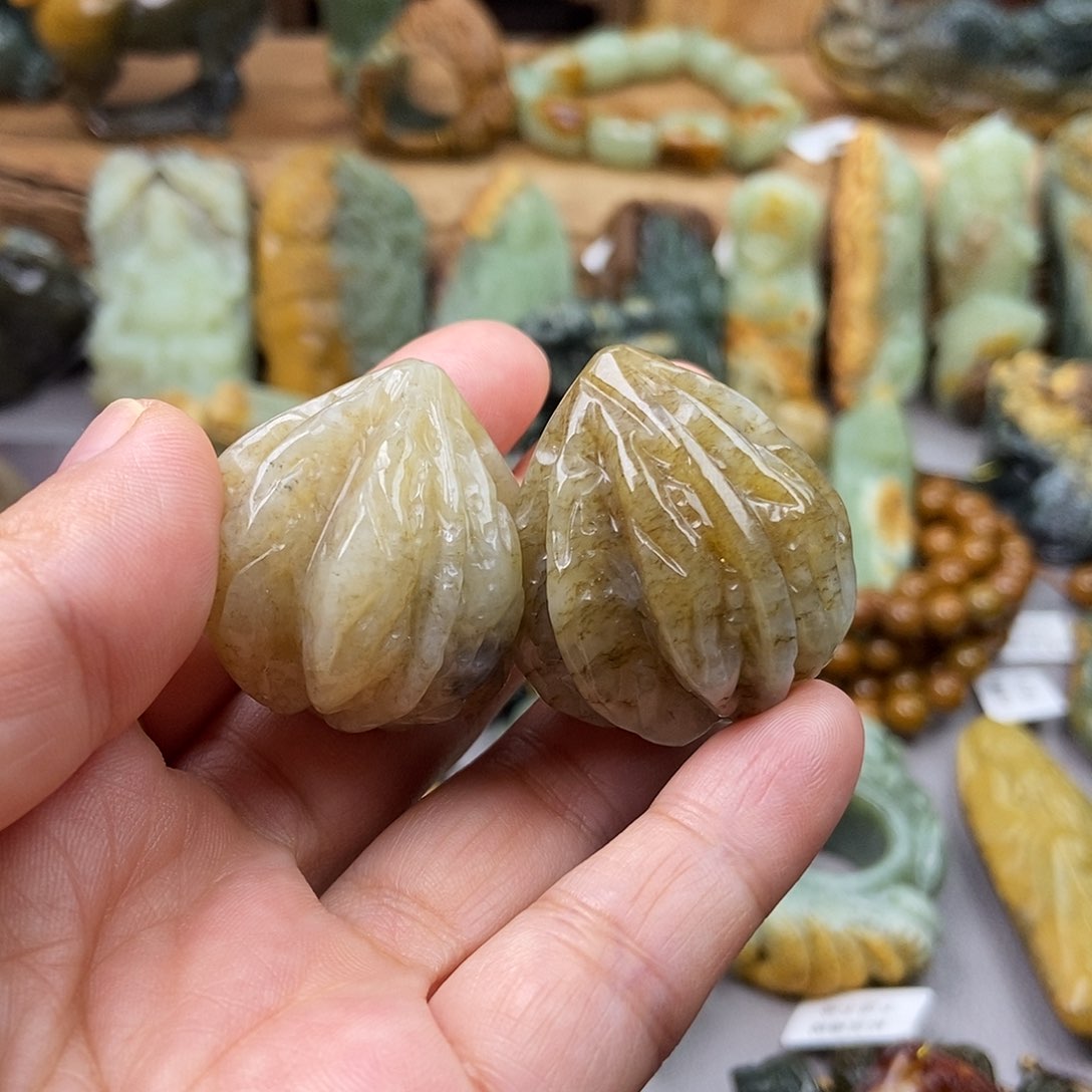 岫岩老玉（透闪石质玉）手把未镶嵌