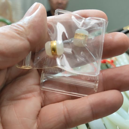 凉***冰和田玉未镶嵌颈饰