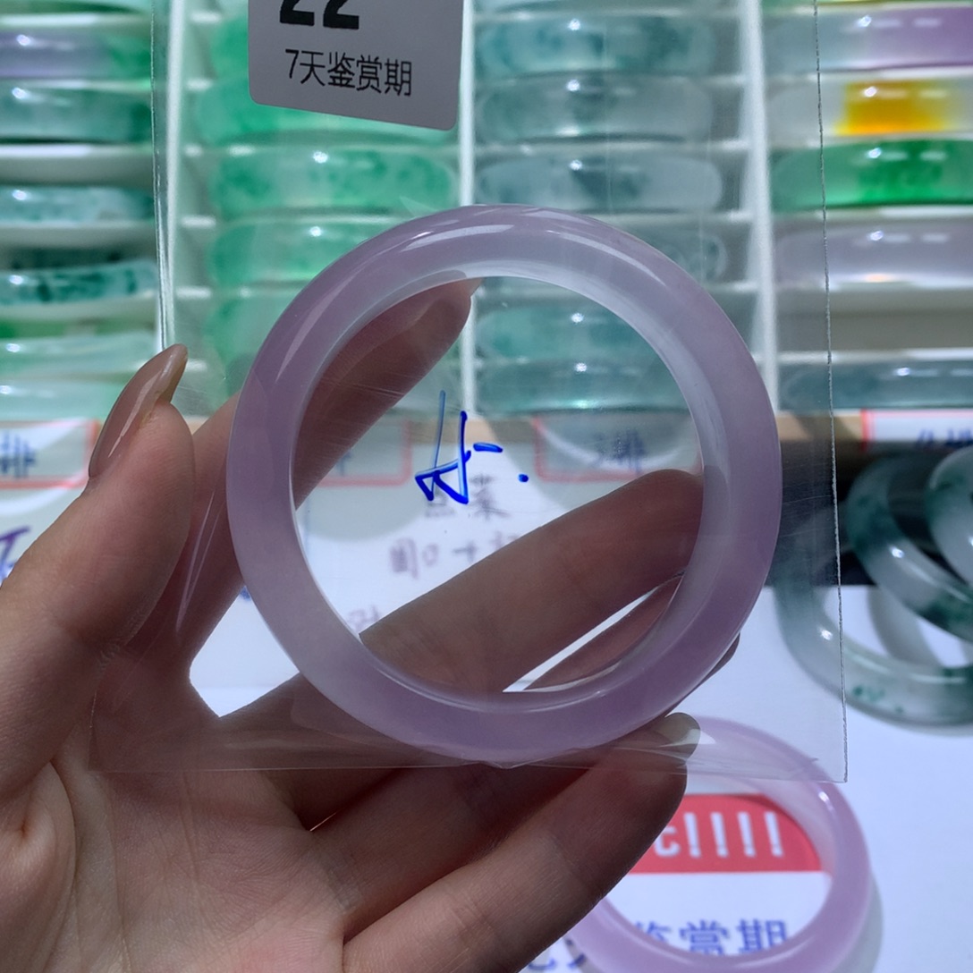 钦****石英质玉未镶嵌手镯定向链接截图为准莉莉22