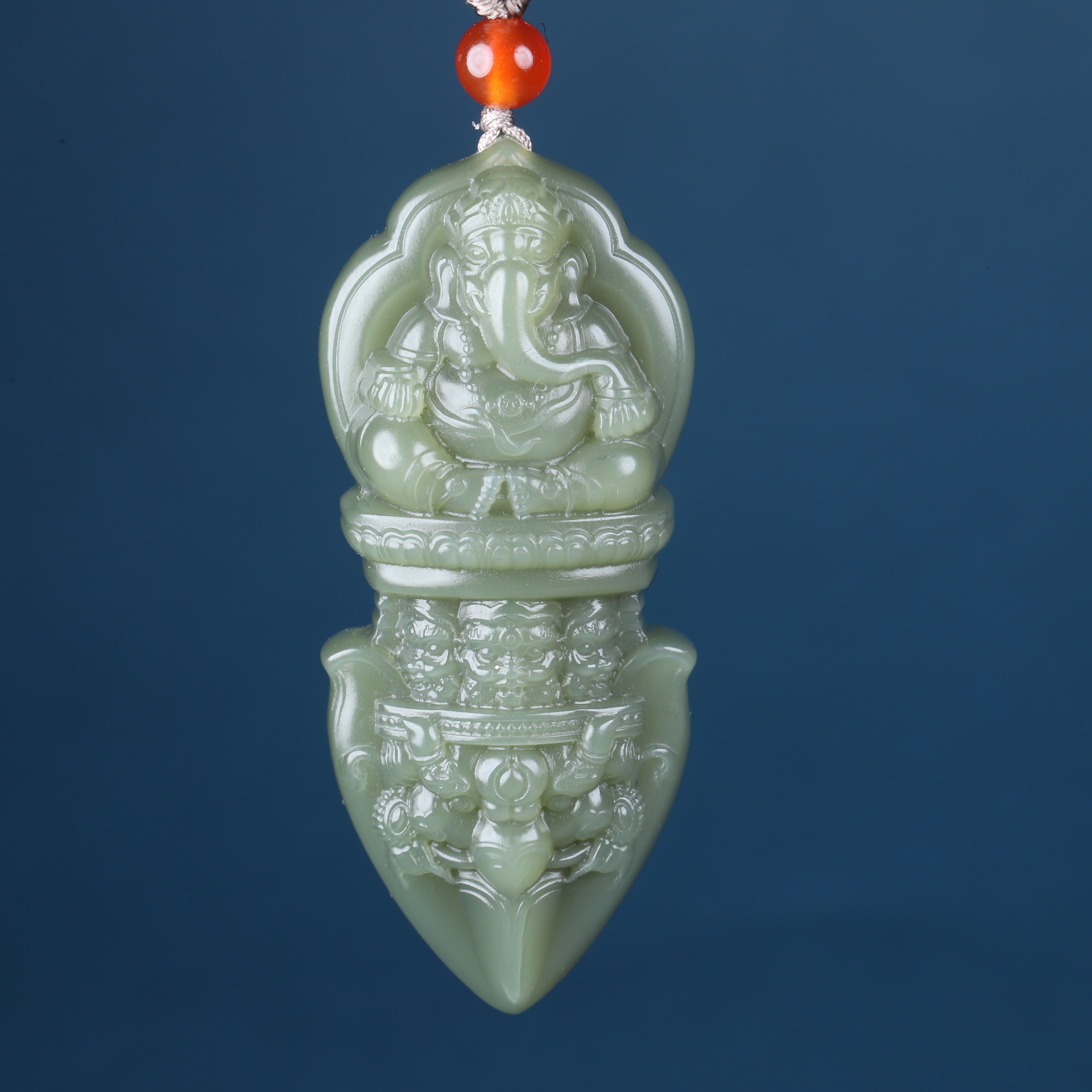 【汪氏精品】和田玉F029 新疆沙枣青象神挂件1313多样发其一