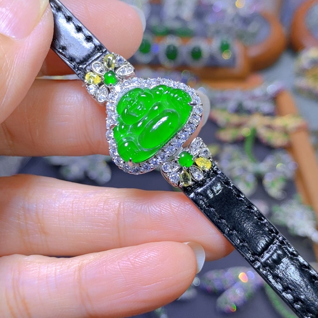 翡翠颈饰银S925镶嵌天然翡翠