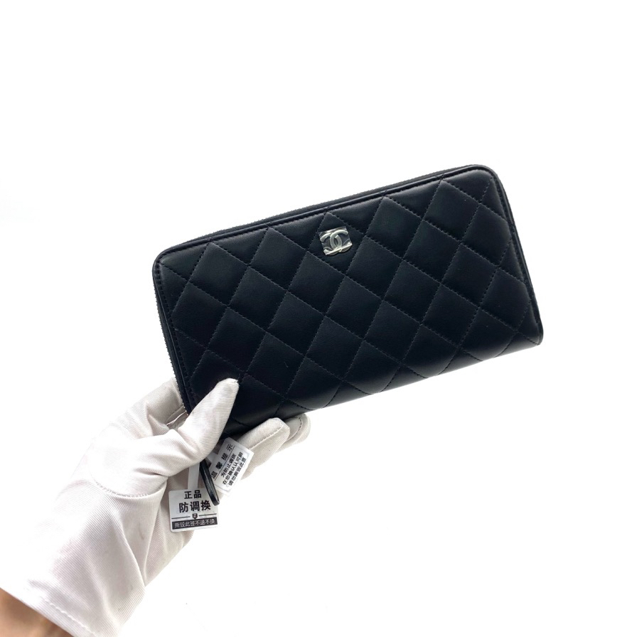99新 Chanel/香奈儿 经典简约黑银羊皮长款拉链钱包尺寸19/10中性