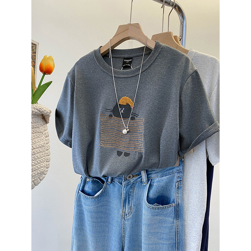 欧货胖mm宽松显瘦女t恤夏季设计感卡通猫咪刺绣200斤大码短袖上衣