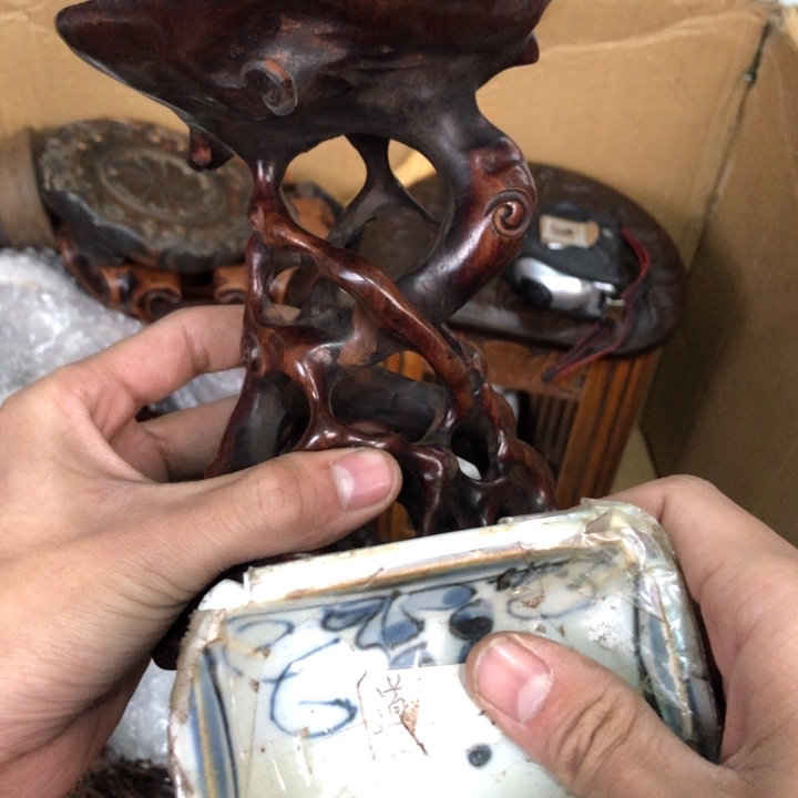 陶瓷孤品单件车里拍照