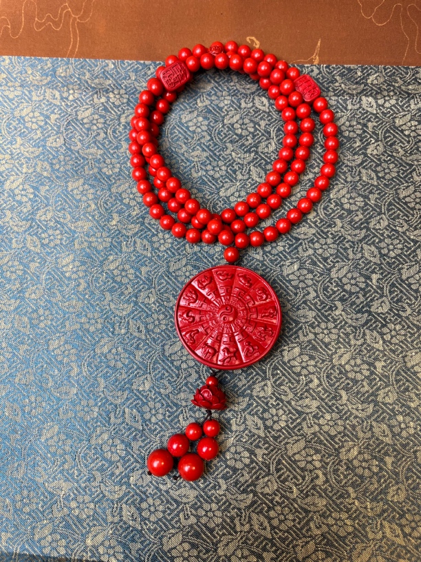 含辰砂工艺品大美精品精选高端含辰砂十二生肖莲花挂坠