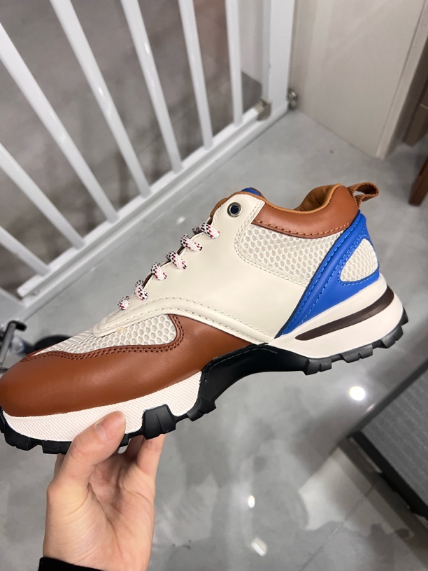 z009 老伙计棕白蓝网面运动鞋