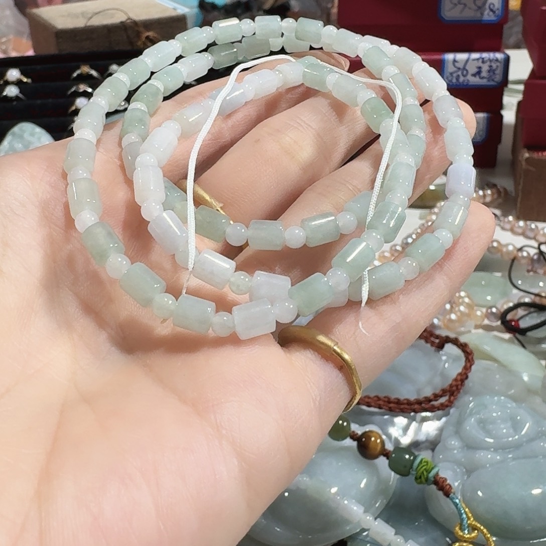 海***吖翡翠未镶嵌颈饰5570