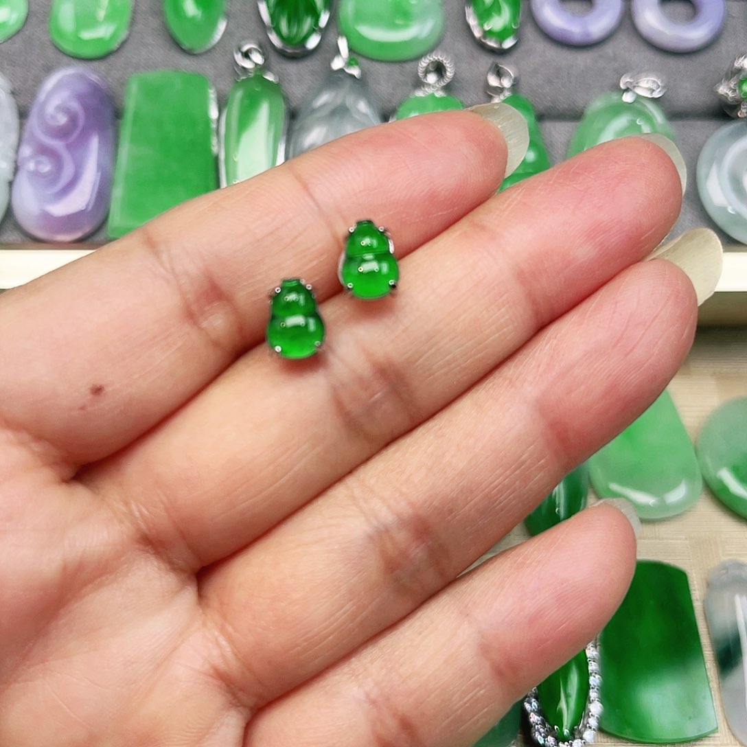 翡翠颈饰未镶嵌裸石