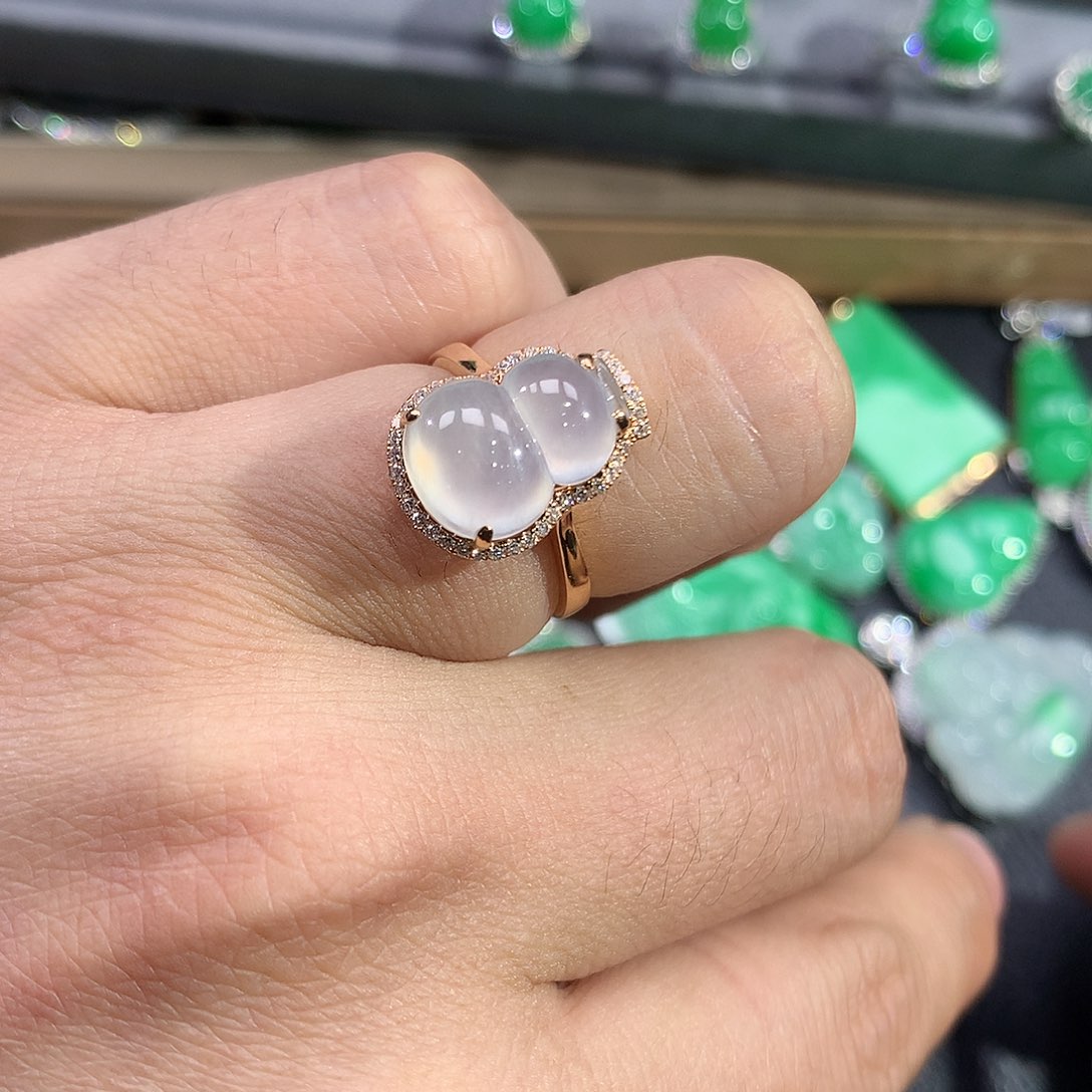 翡翠戒指18K金镶嵌戒指