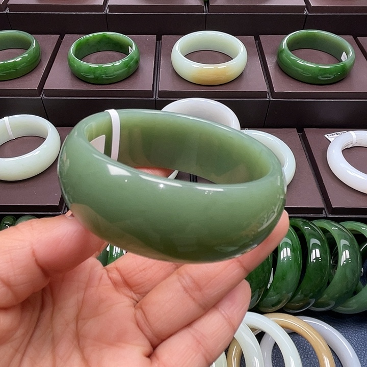 和田玉未镶嵌手镯5960