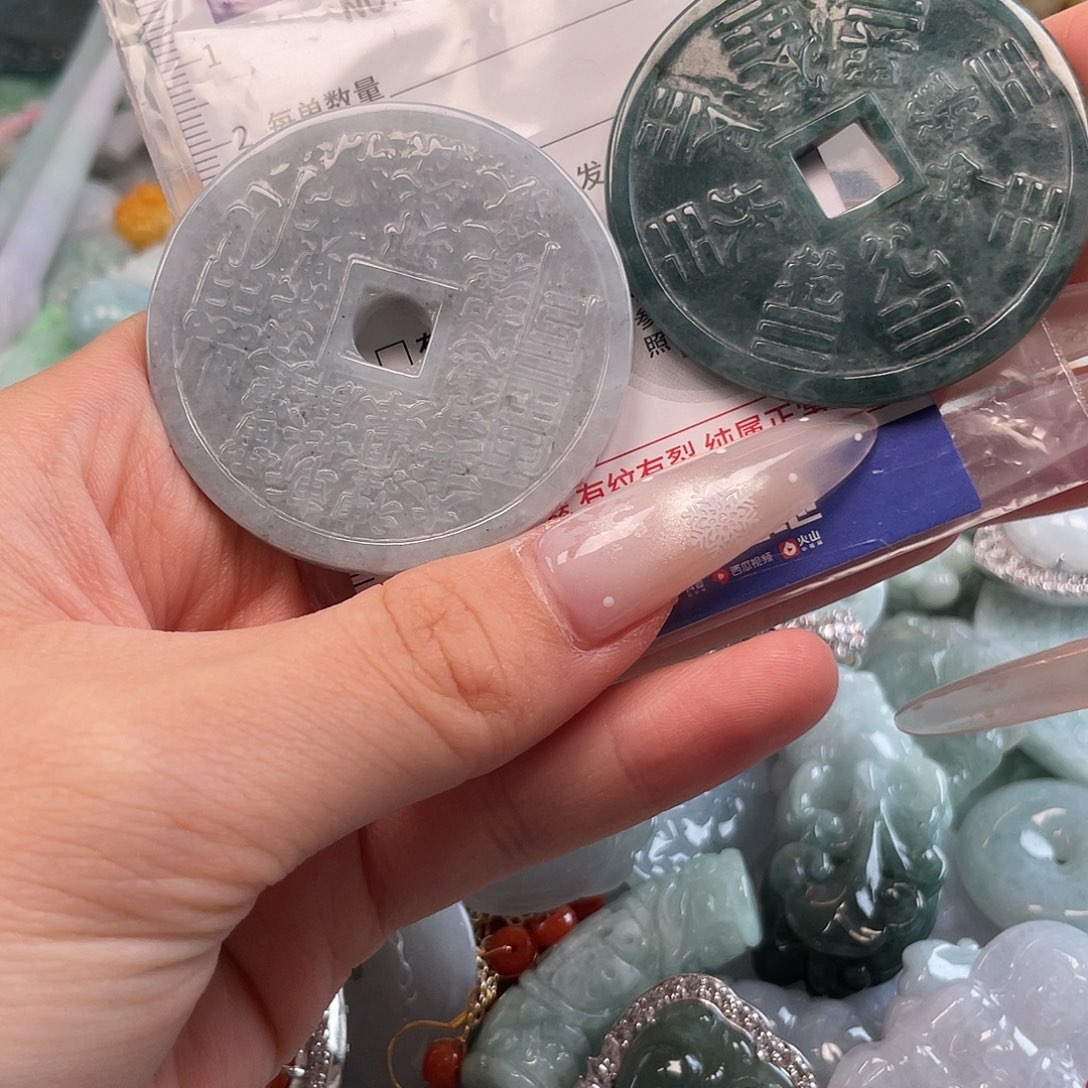 翡翠未镶嵌颈饰hhh