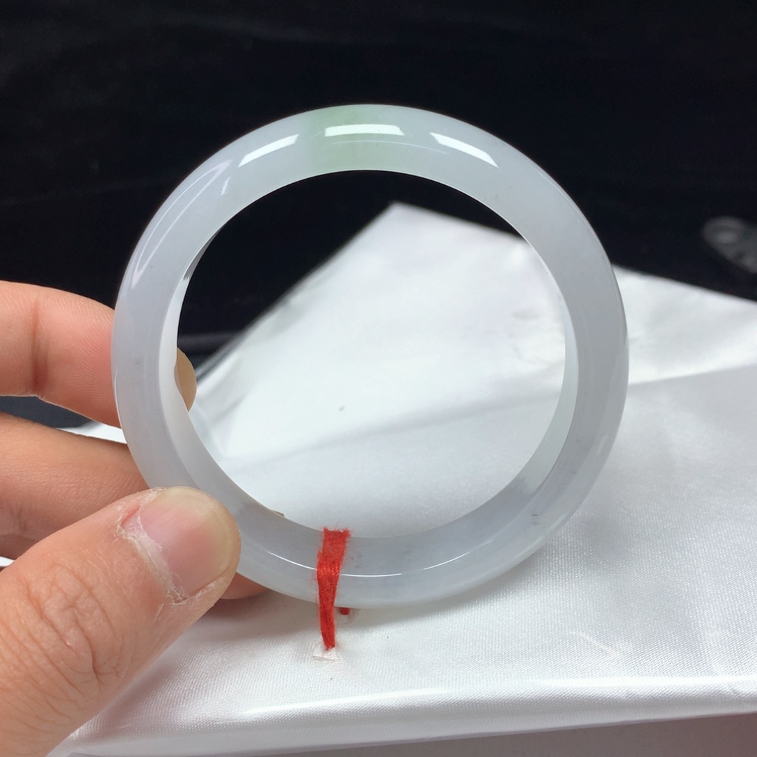 翡翠手镯（圆镯）未镶嵌53.3