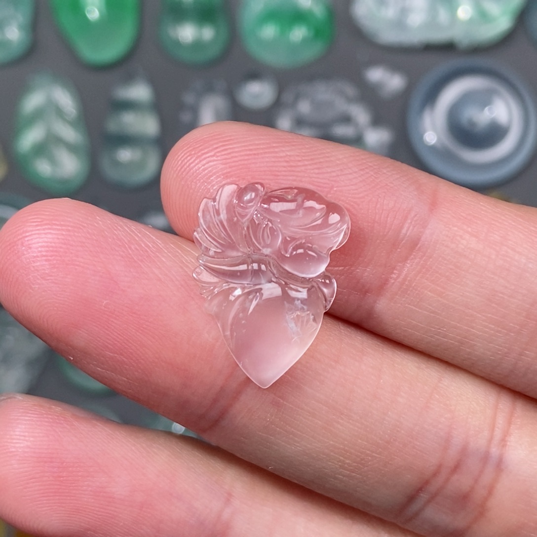 翡翠颈饰未镶嵌花仙子