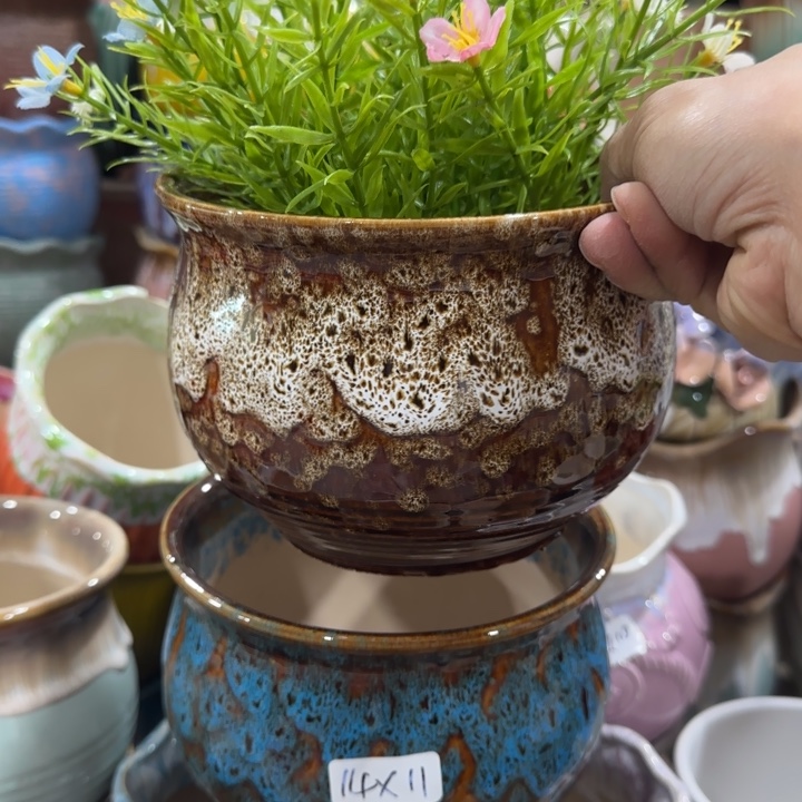 凑9块包邮，有孔，陶瓷花盆