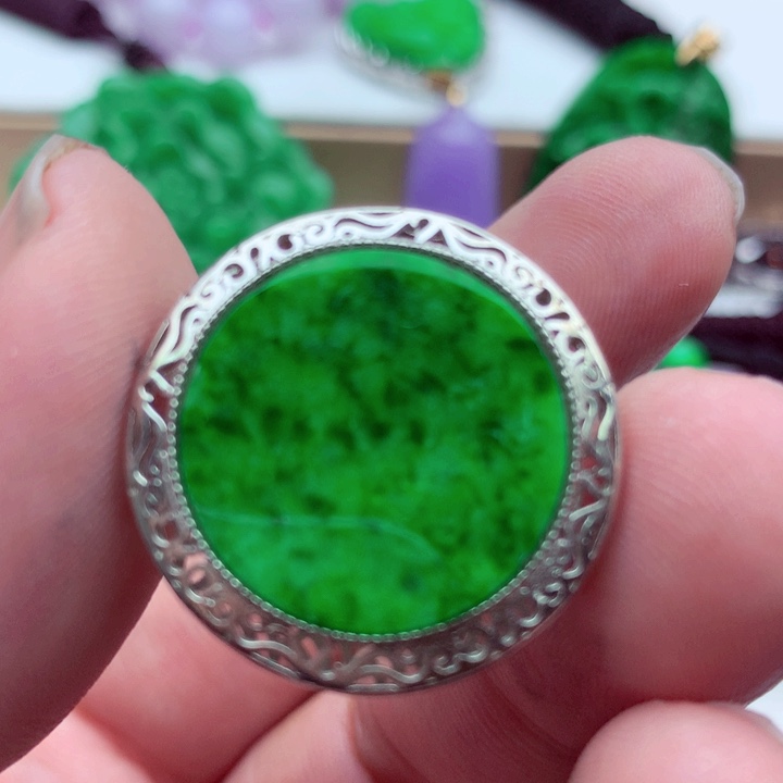 翡翠未镶嵌吊坠(不含链)