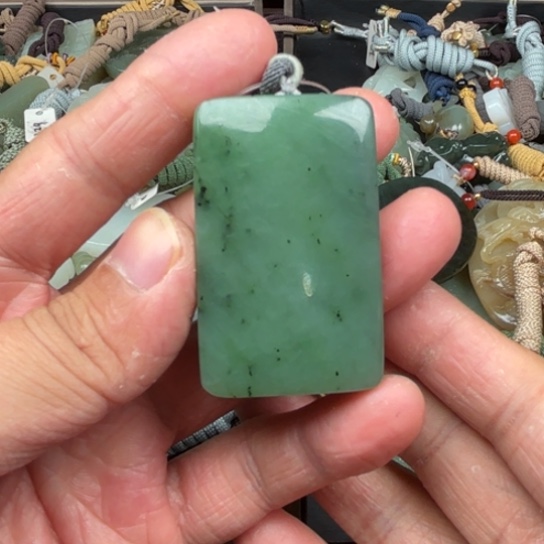 和田玉吊坠未镶嵌