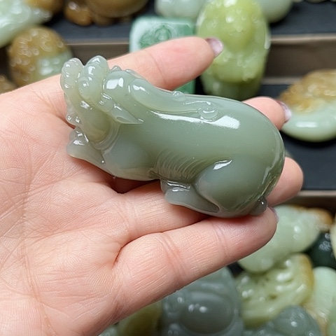 颈饰未镶嵌和田玉李*