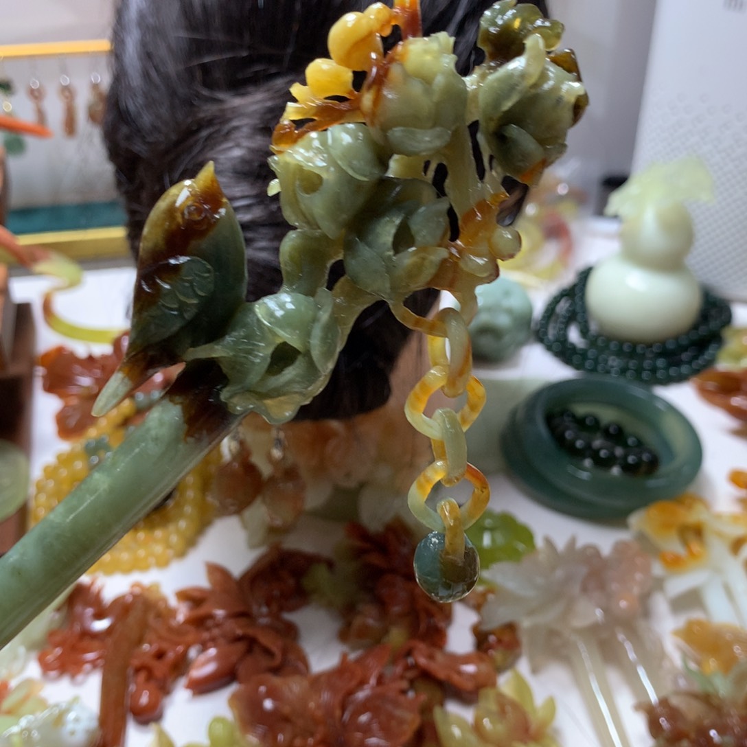 凤***颜蛇纹石玉合金发饰