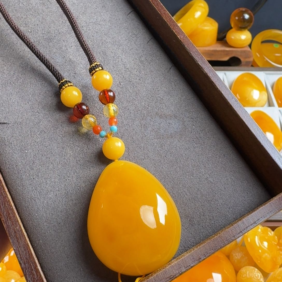 蜜蜡毛衣链未镶嵌