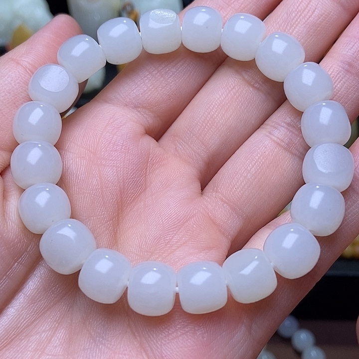 a***c和田玉未镶嵌颈饰