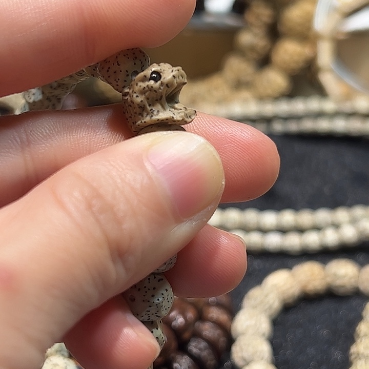 贺***煊吊坠星月菩提星月菩提雕刻虎头卡扣