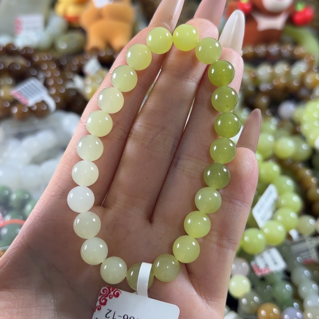 玖****和田玉未镶嵌手链拍二发一 195