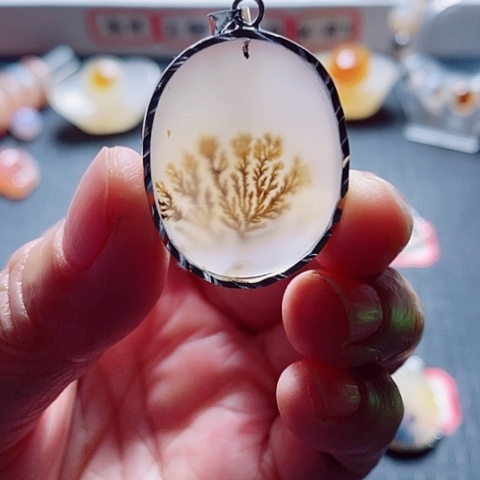 玛瑙/玉髓颈饰未镶嵌