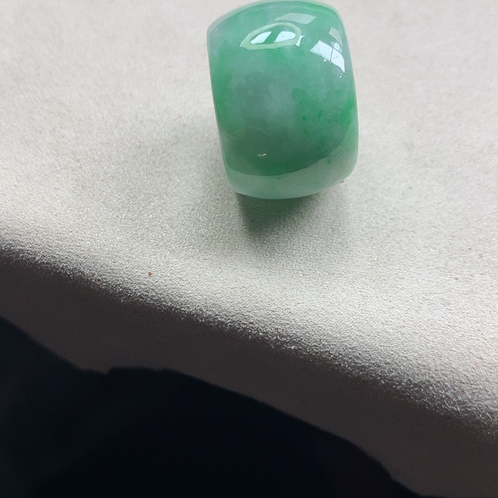 翡翠颈饰未镶嵌吊坠