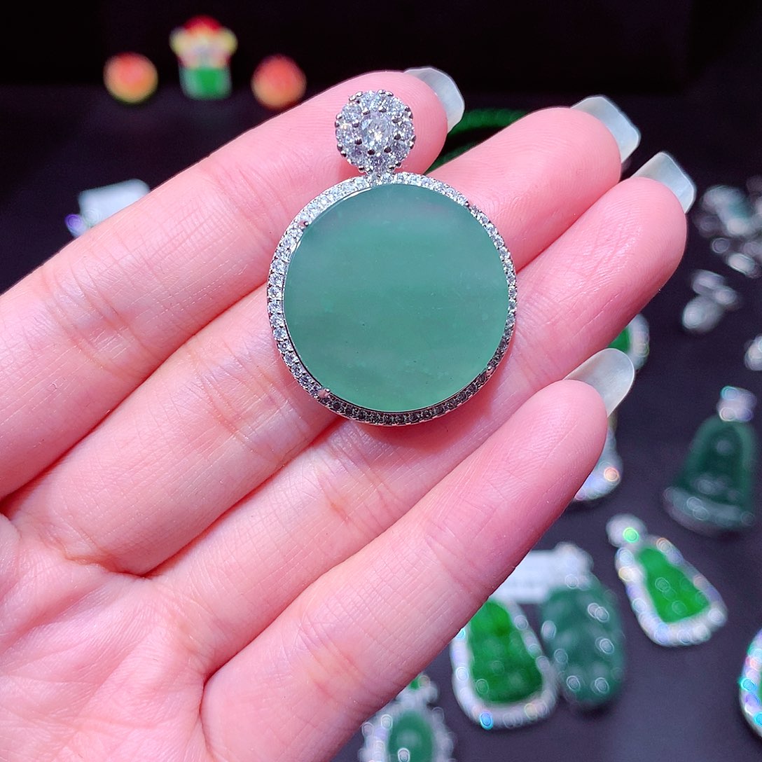 【闪购商品】翡翠吊坠(不含链)未镶嵌