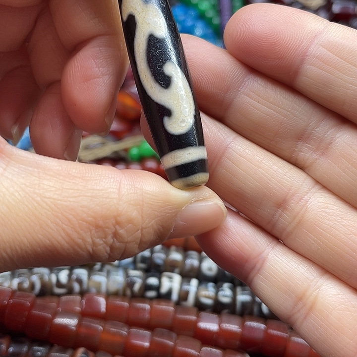 唐***甜玛瑙/玉髓未镶嵌颈饰