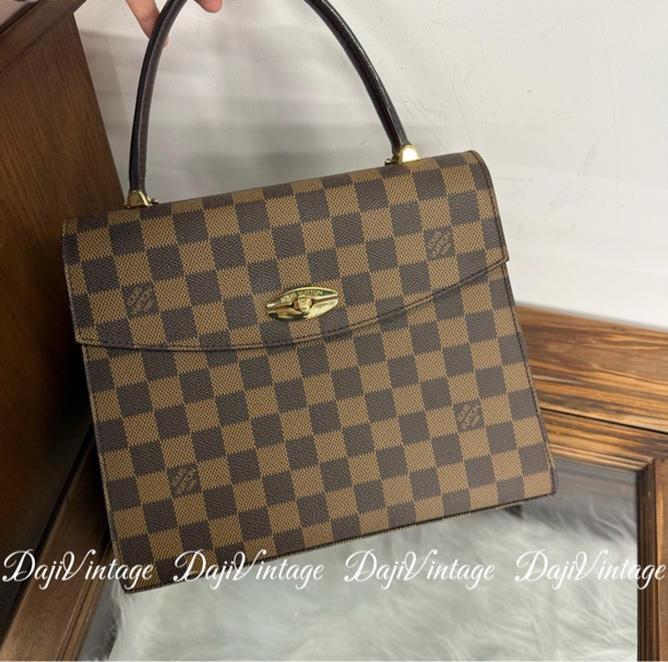 95新  大吉中古3/LV棋盘格kelly手提包