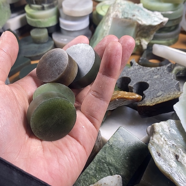 阿***声和田玉（糖玉）未镶嵌珠宝半成品