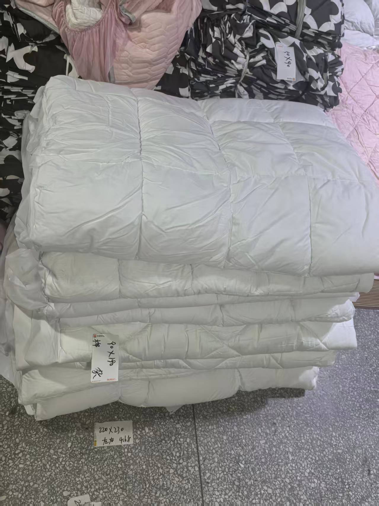 《厚广家》3楼90×190杂款白色表面全棉丝绵床笠 不挑款 发1张