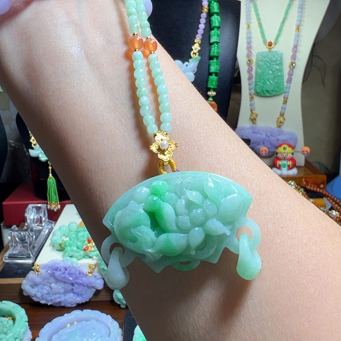 翡翠未镶嵌毛衣链冰绿锁包