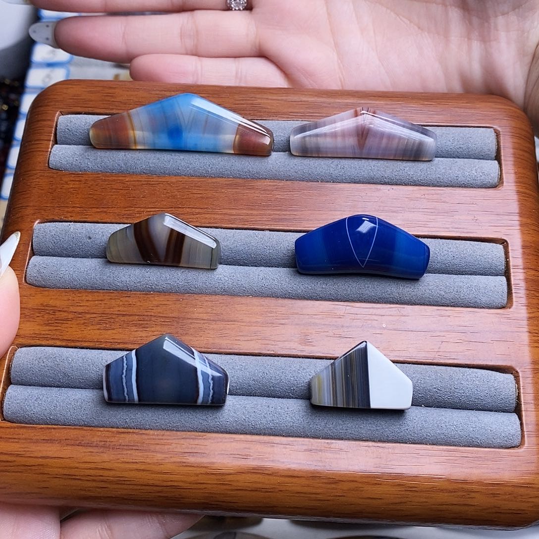 未镶嵌颈饰玛瑙/玉髓阿*.