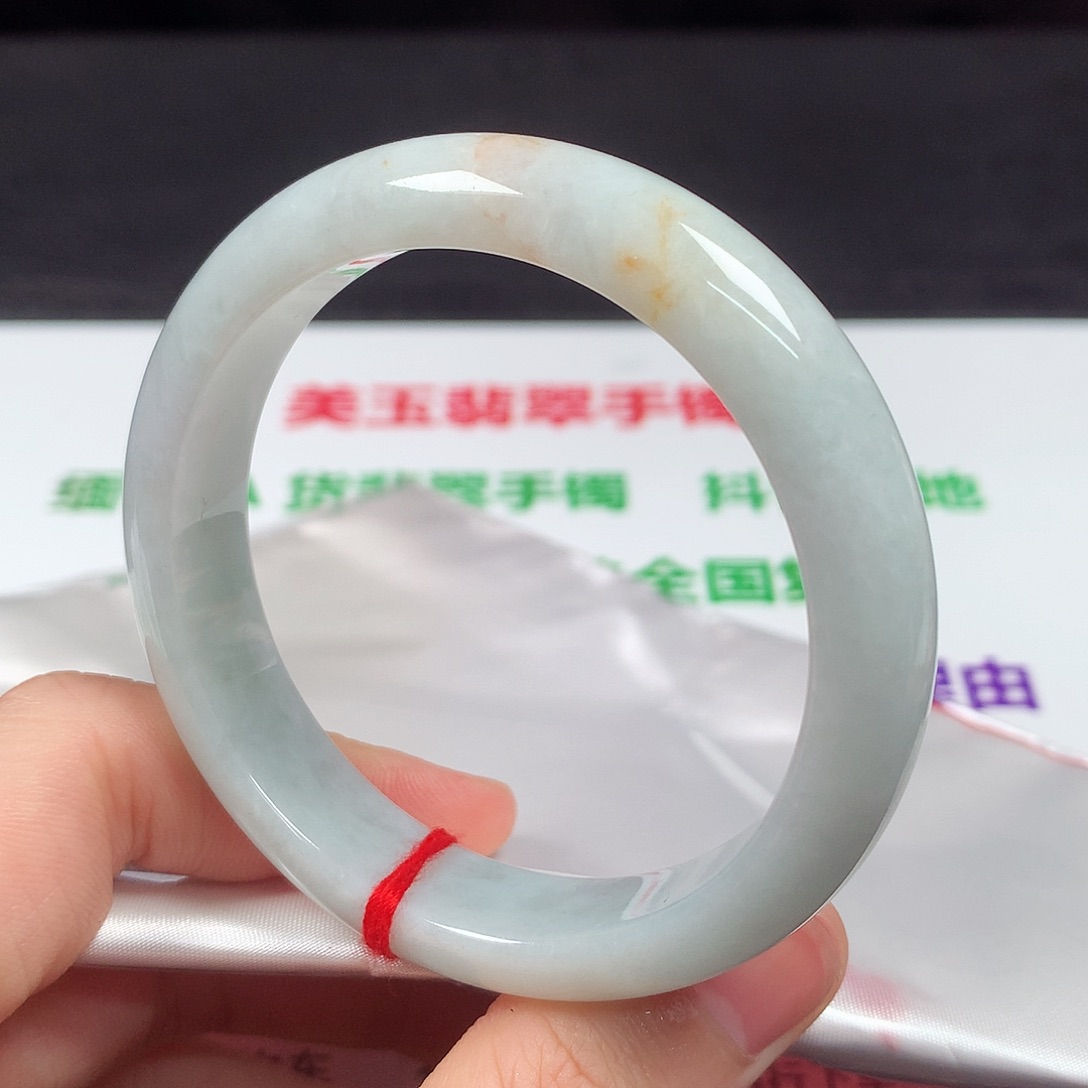 翡翠手镯未镶嵌57.8圈口