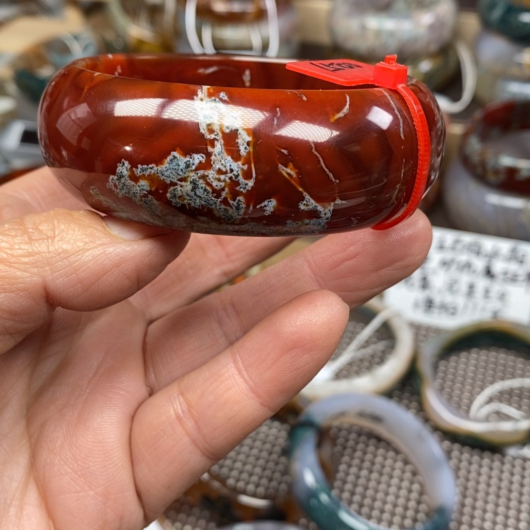 玛瑙/玉髓手镯未镶嵌