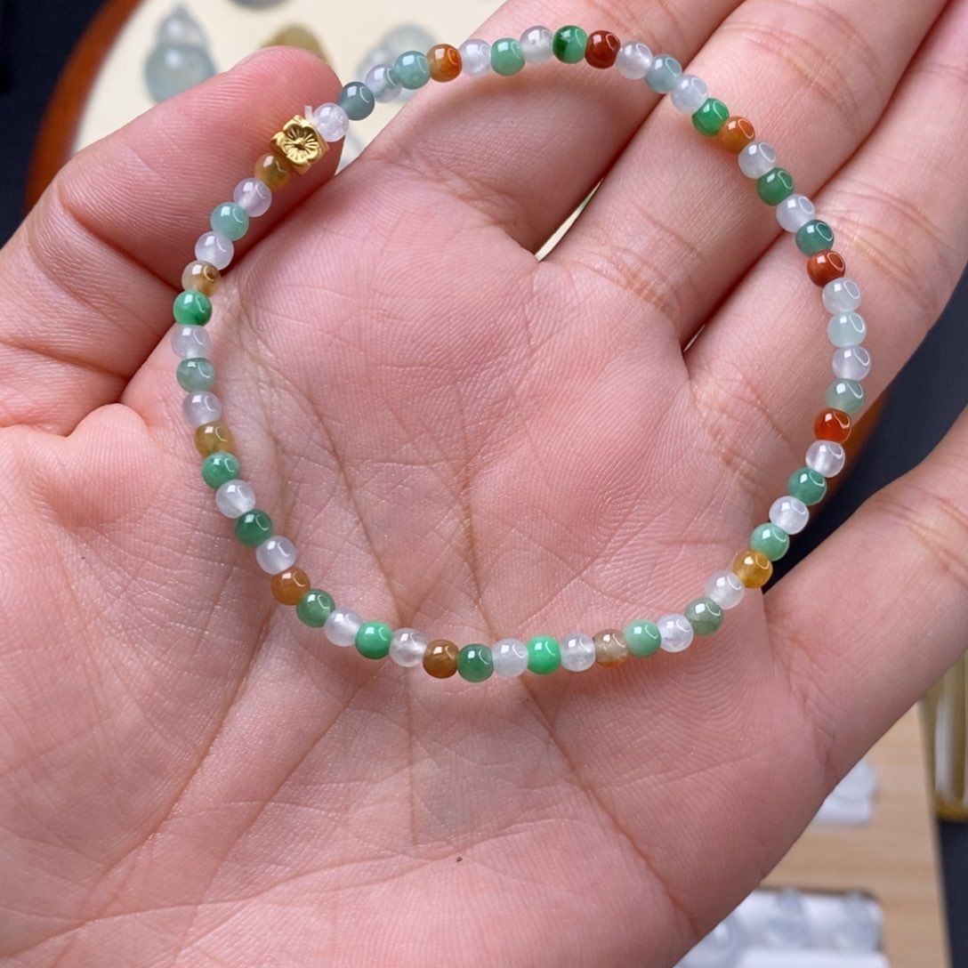 翡翠颈饰未镶嵌手串