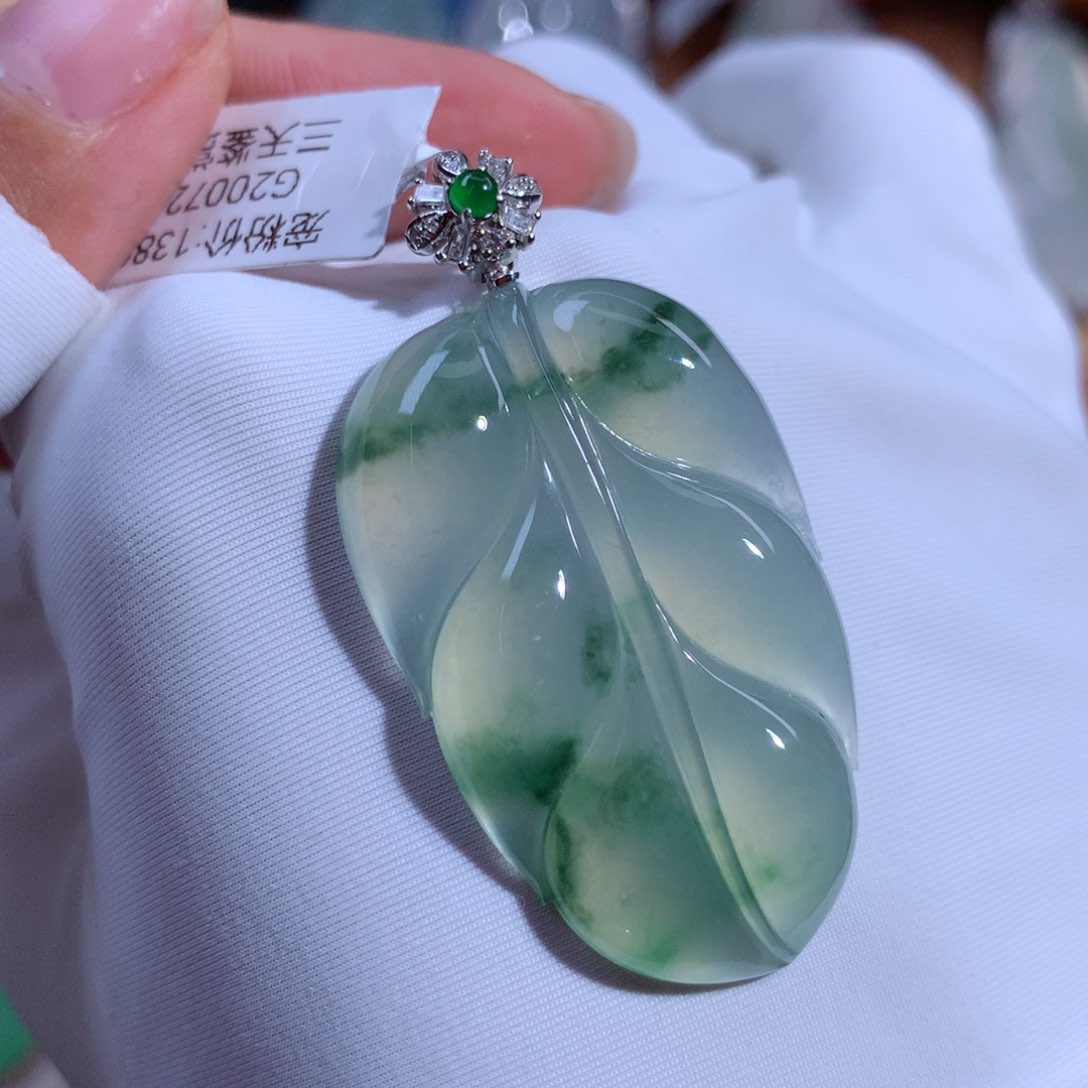 翡翠颈饰18K金镶嵌大叶子