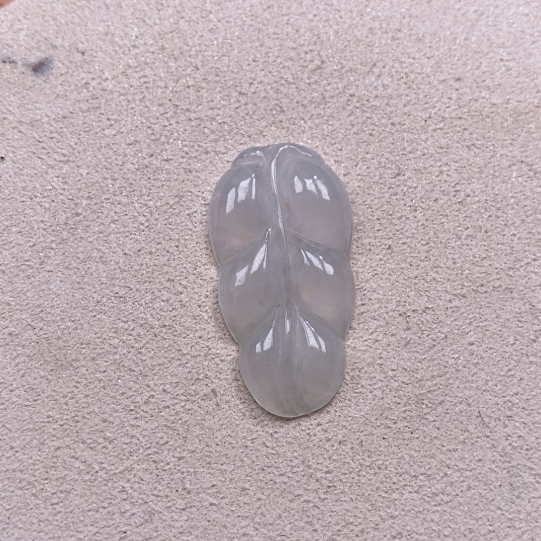 翡翠未镶嵌颈饰叶子