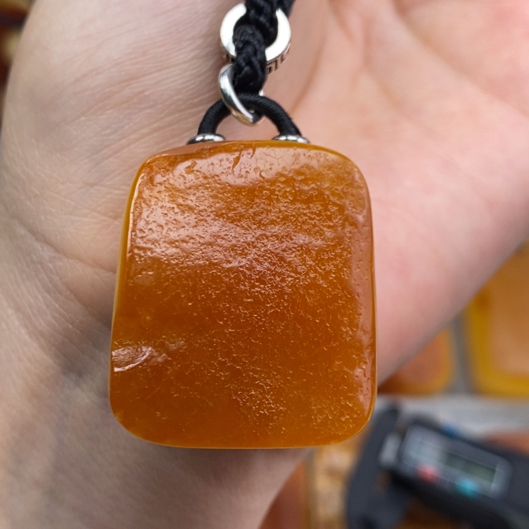 琥珀吊坠(赠链)未镶嵌