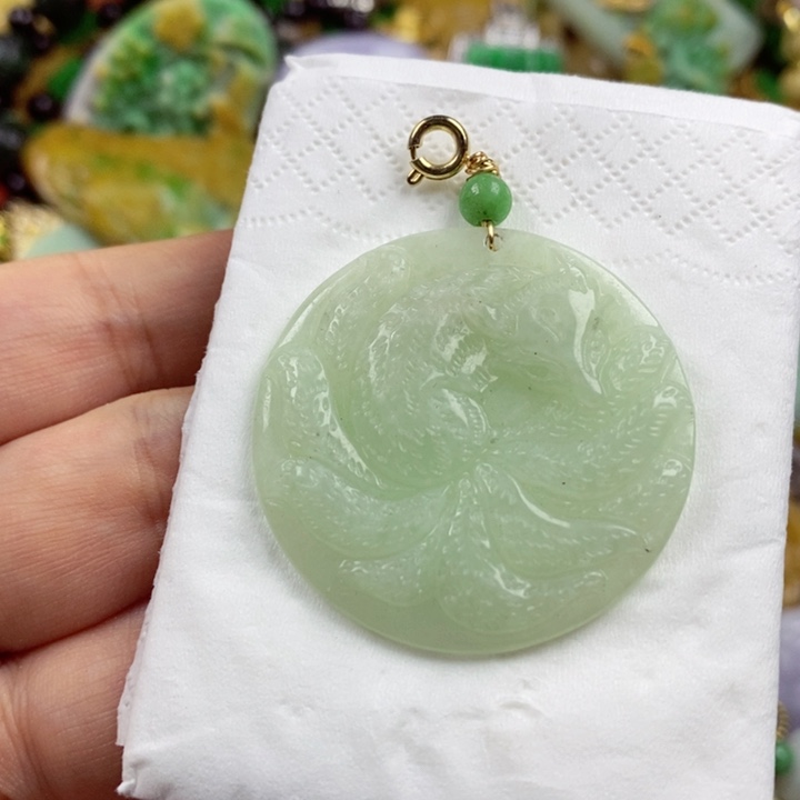 翡翠未镶嵌吊坠(赠链)