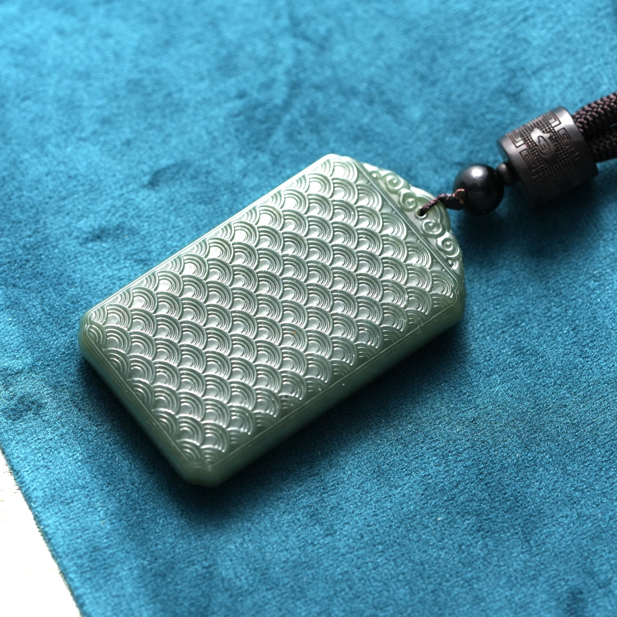 天然新疆和田玉无事牌龙鳞纹祥云吊坠挂件 多样性发其一