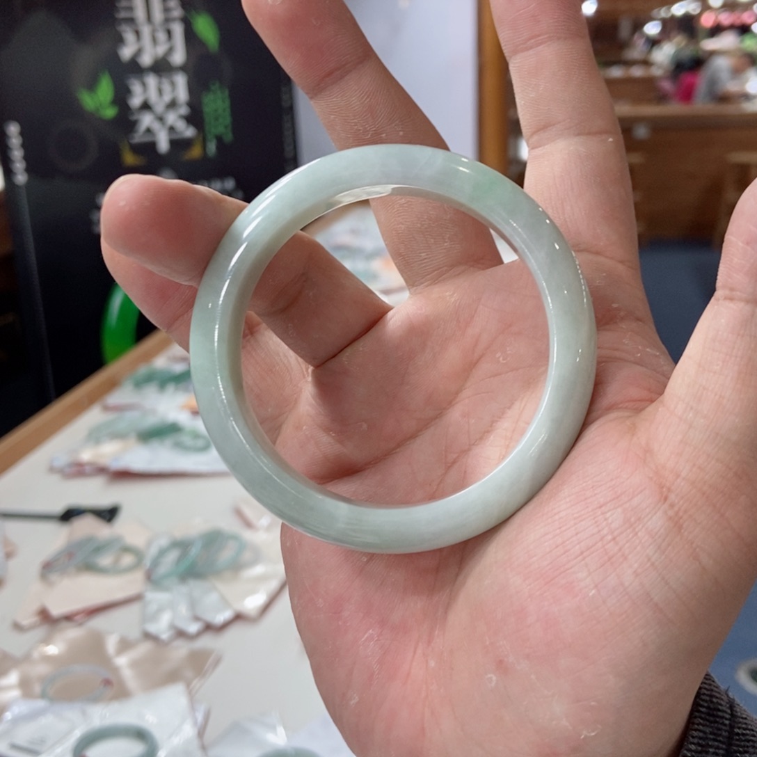 【闪购商品】翡翠手镯未镶嵌家****咪买断