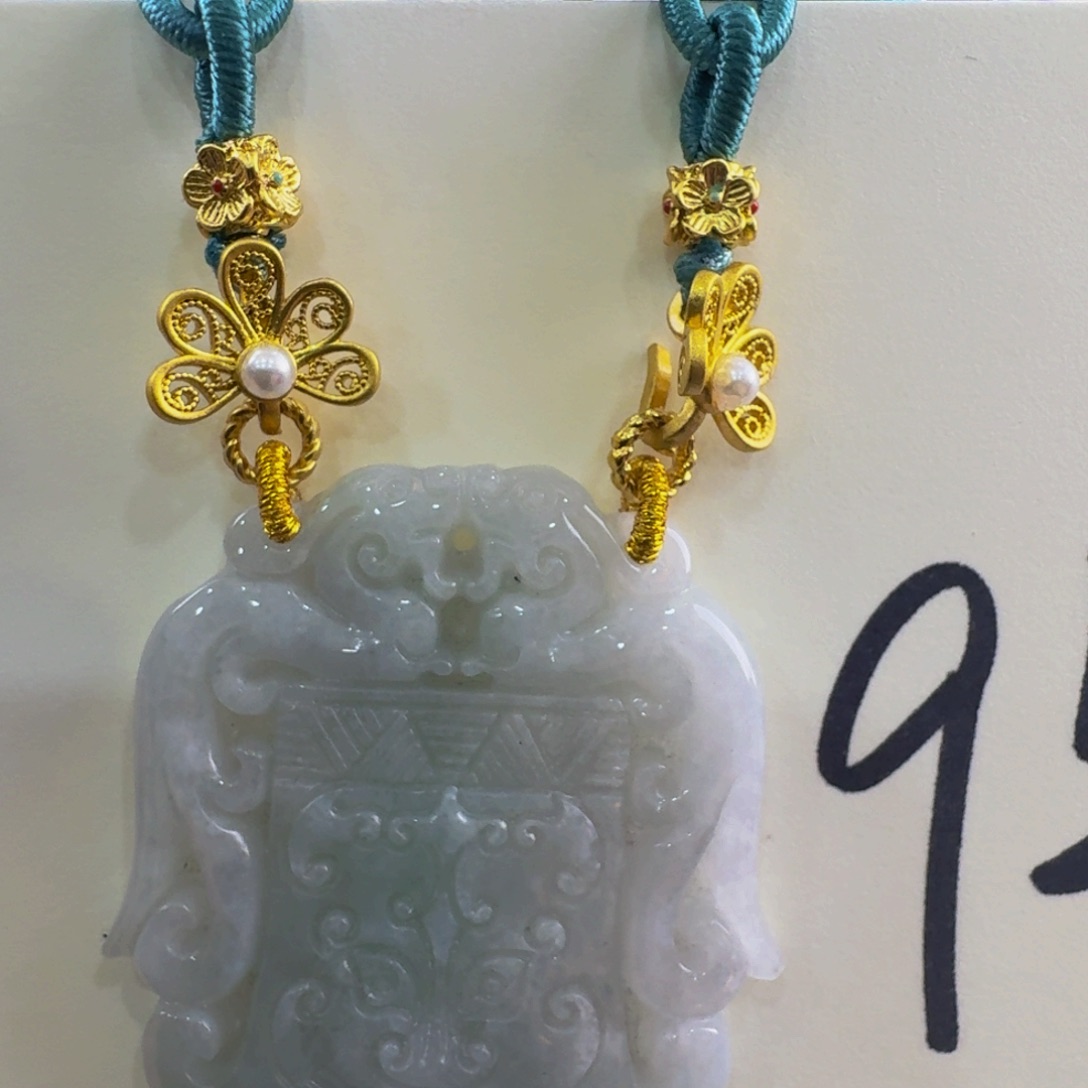 翡翠颈饰未镶嵌老坑