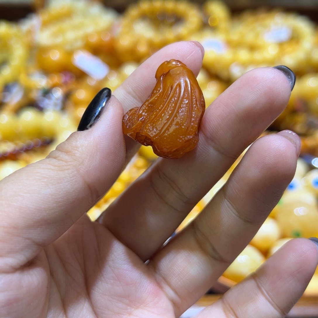 琥珀珠宝奇石未镶嵌