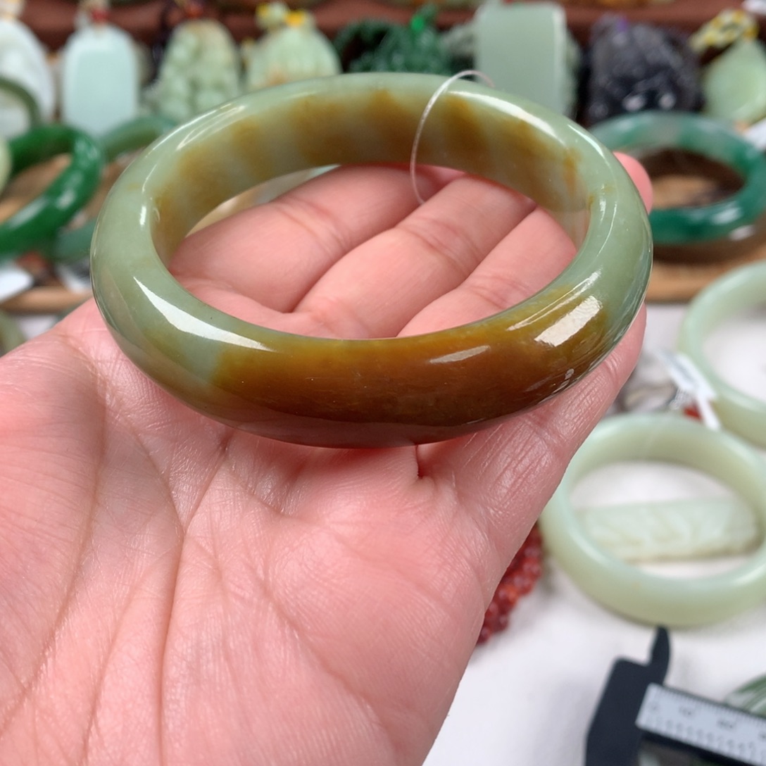 和田玉手镯未镶嵌59_60口径