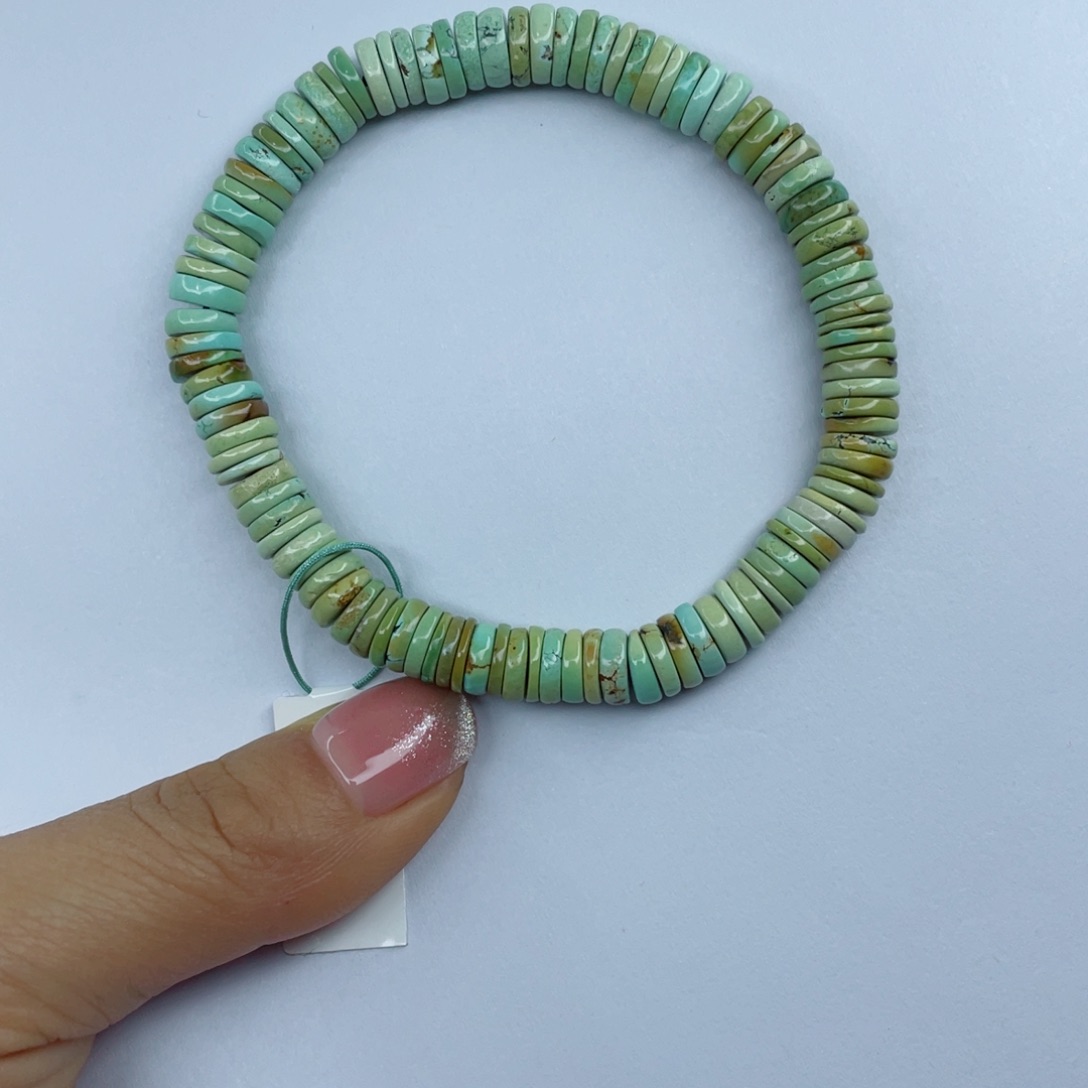 绿松石颈饰未镶嵌