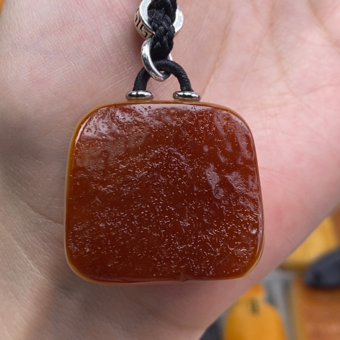 琥珀吊坠(赠链)未镶嵌